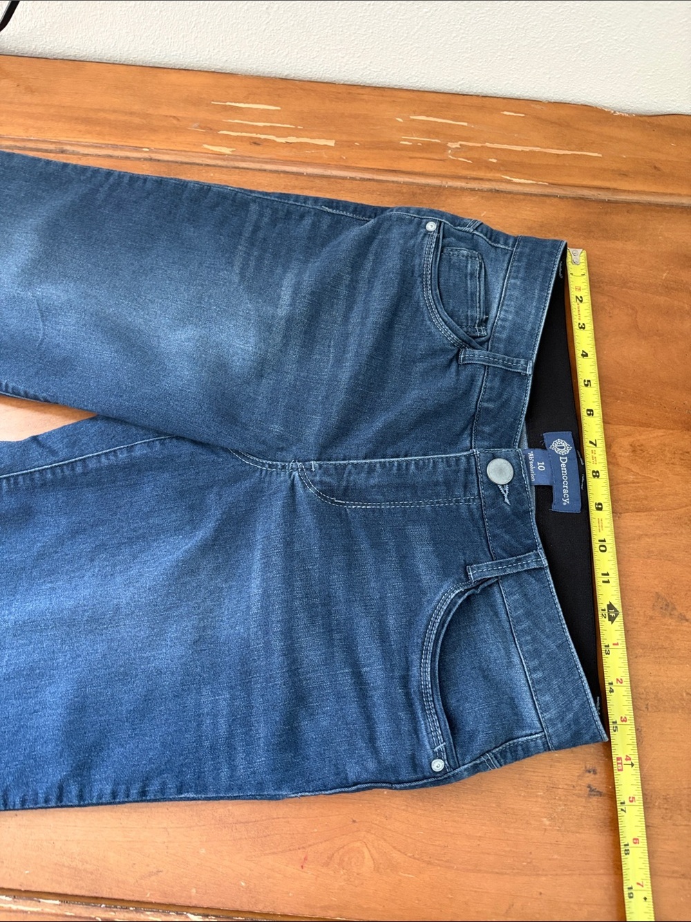 Democracy AbSolution Capri Jeans Size 10 - Picture 3 of 14